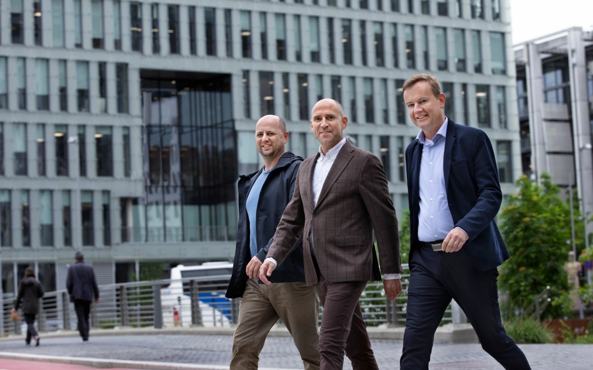 Viser grunderne av Kundesjekk og CEO i BankID BankAxept