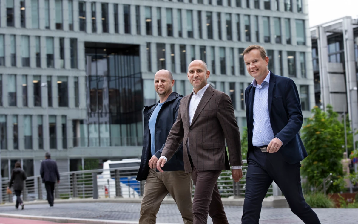 Viser grunderne av Kundesjekk og CEO i BankID BankAxept